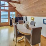 Сasa de vacaciones In With House Sea View Manger