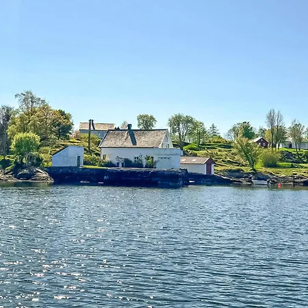 Feriehus In With House Sea View