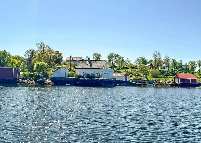 Feriehus In With House Sea View