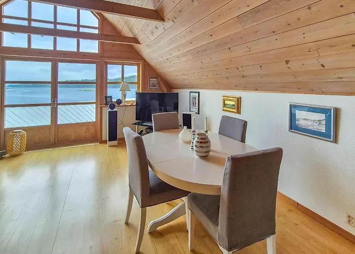 Feriehus In With House Sea View Manger
